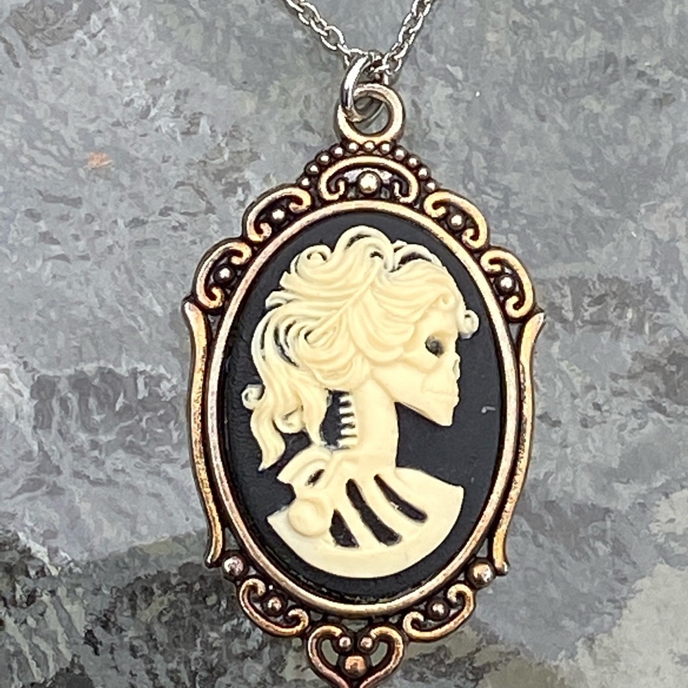 Skeleton Goddess Cameo Necklace - Picture 2 of 6